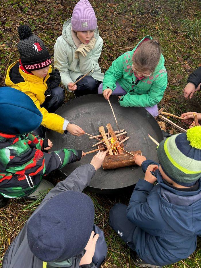 Vaikai kuria laužą — Gamtos kodas